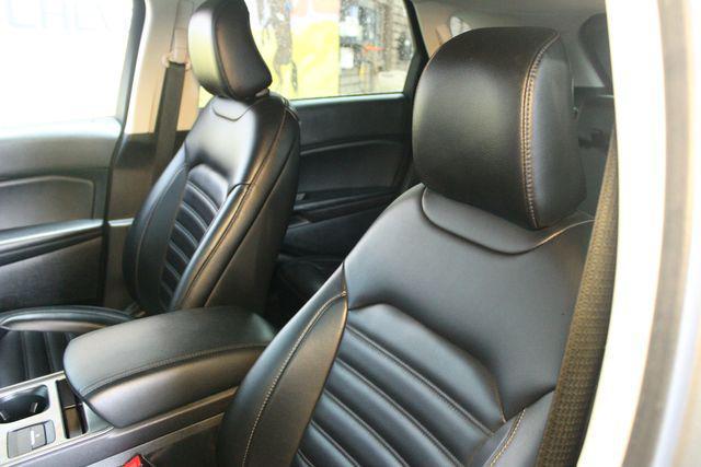 used 2024 Ford Edge car, priced at $22,900