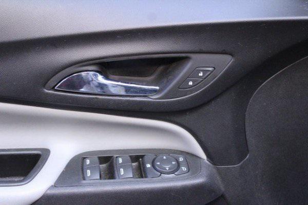 used 2022 Chevrolet Equinox car, priced at $16,900