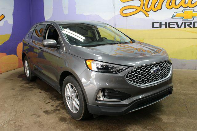 used 2024 Ford Edge car, priced at $26,900