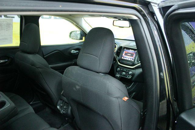 used 2016 Jeep Cherokee car, priced at $12,900