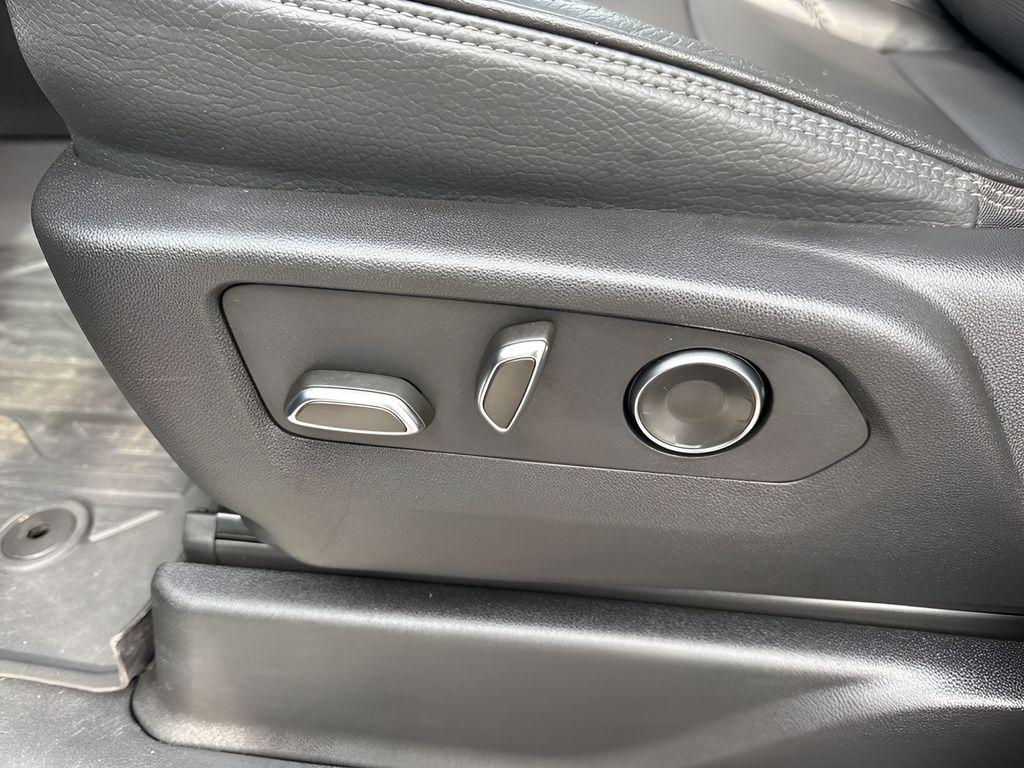 used 2024 GMC Yukon car, priced at $75,895