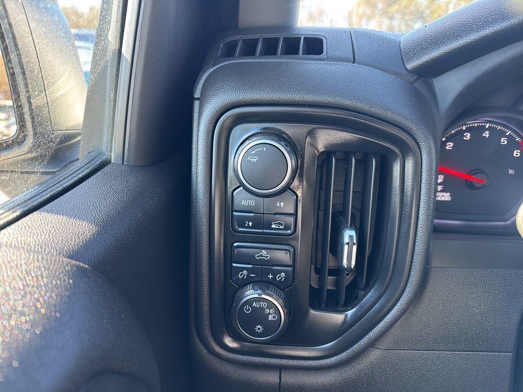 used 2022 Chevrolet Silverado 1500 car, priced at $31,301