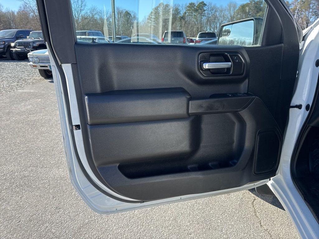 used 2022 Chevrolet Silverado 1500 car, priced at $31,301