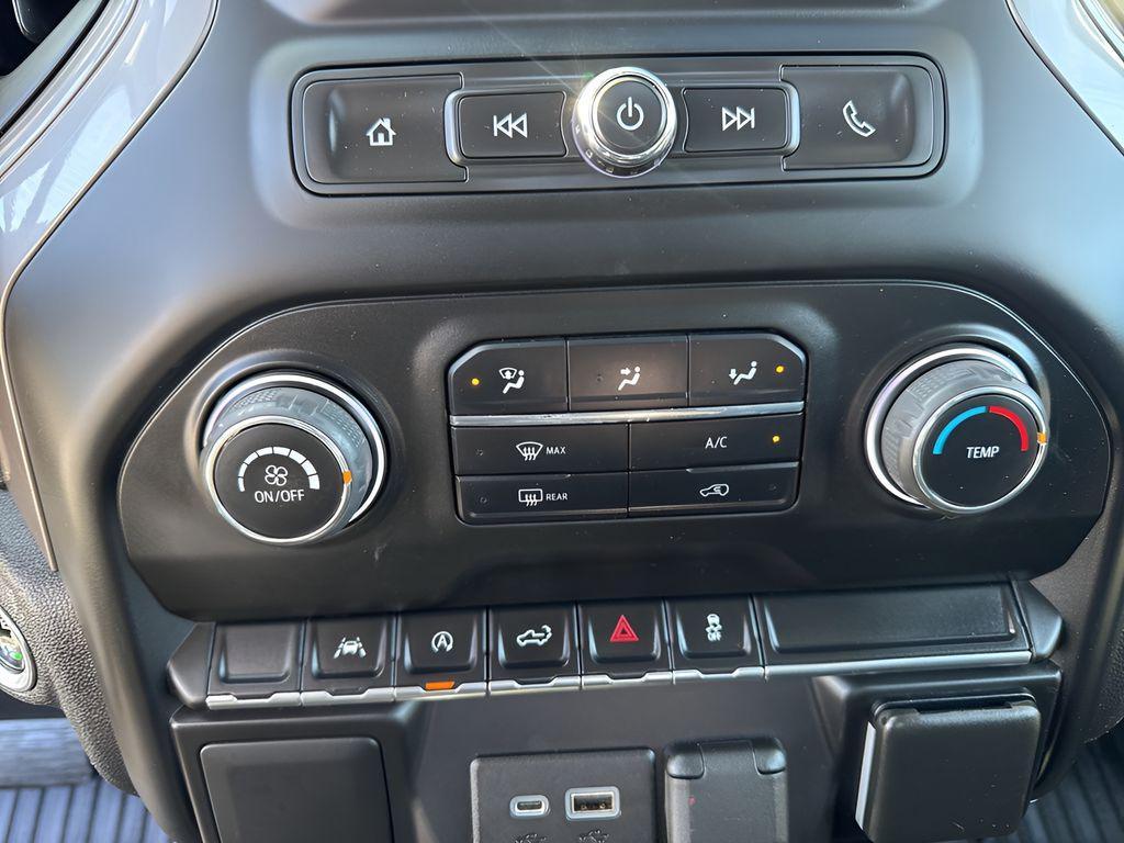 used 2022 Chevrolet Silverado 1500 car, priced at $31,301