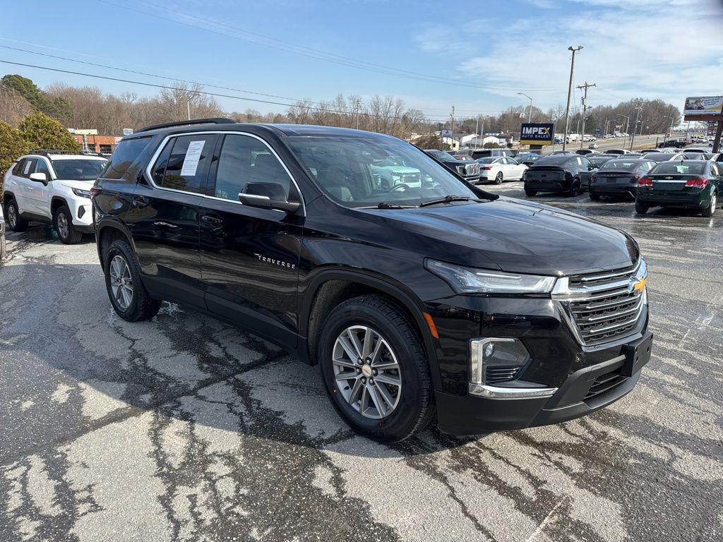 used 2022 Chevrolet Traverse car, priced at $26,880