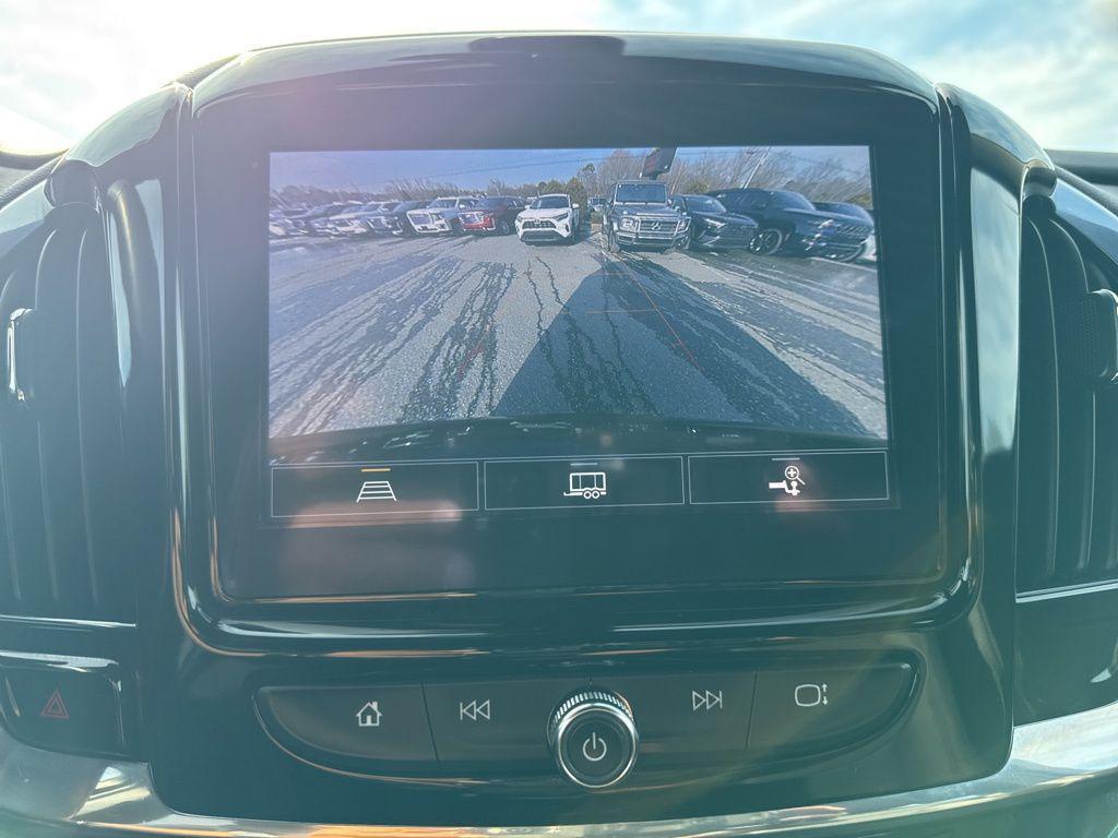 used 2022 Chevrolet Traverse car, priced at $26,880