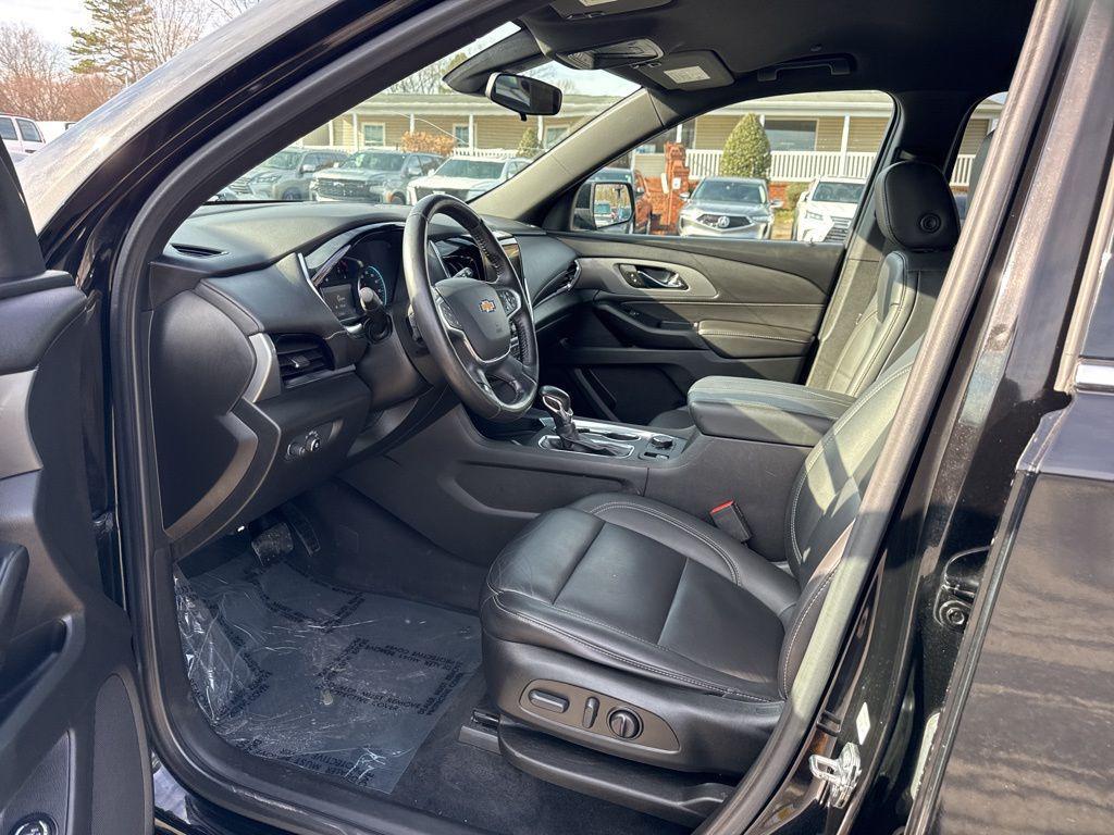 used 2022 Chevrolet Traverse car, priced at $26,880