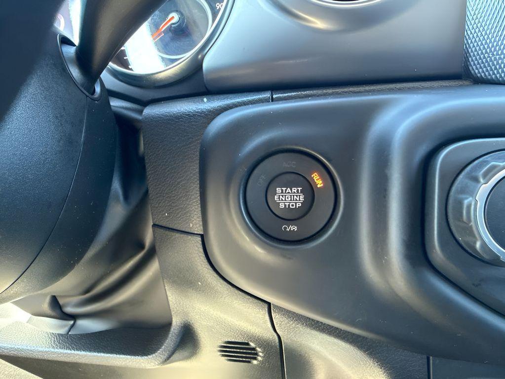 used 2022 Jeep Gladiator car, priced at $28,350