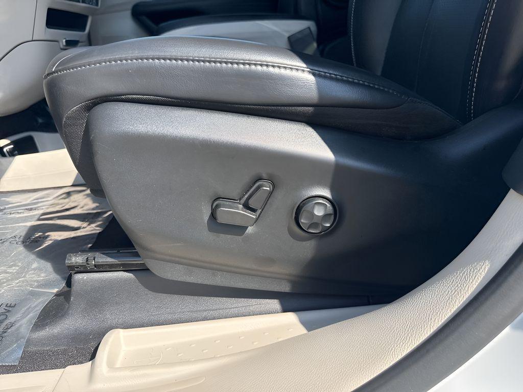 used 2023 Chrysler Pacifica car, priced at $22,390