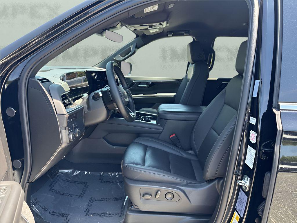 used 2025 Chevrolet Tahoe car, priced at $54,400