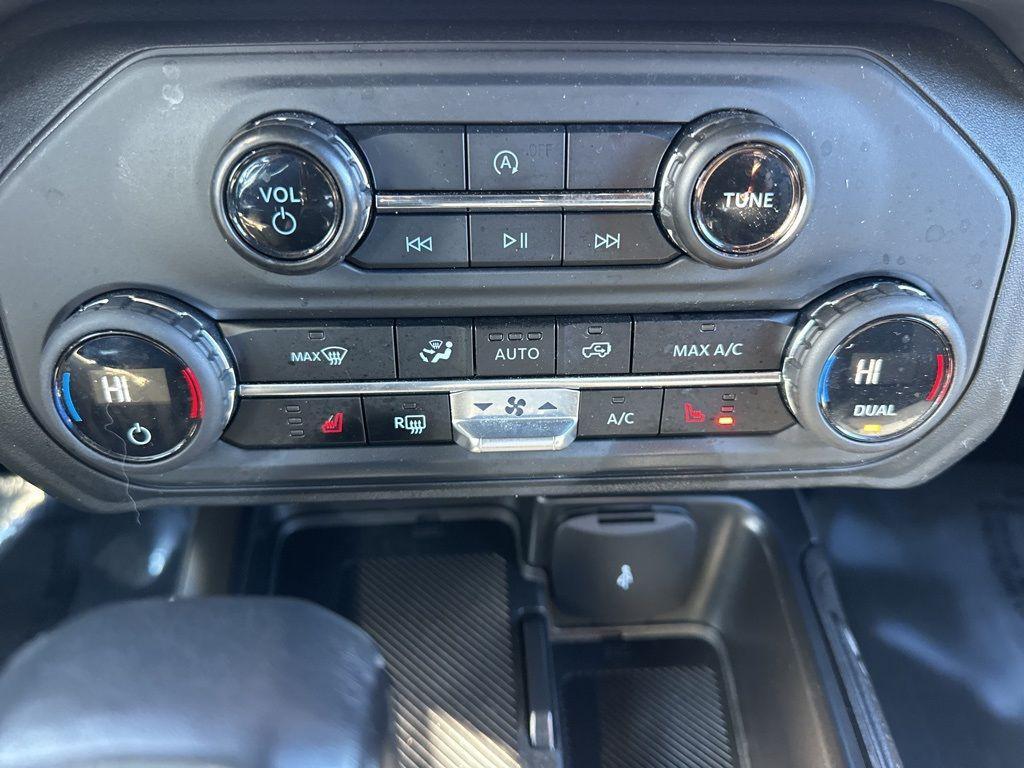 used 2025 Ford Bronco car, priced at $38,600