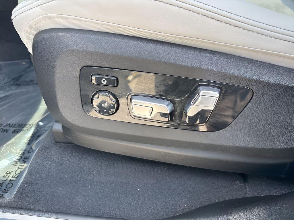 used 2023 BMW X7 car, priced at $59,995