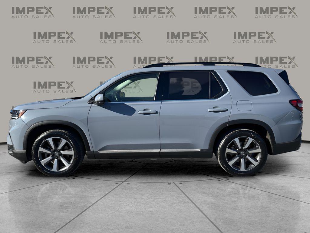 used 2025 Honda Pilot car, priced at $37,995