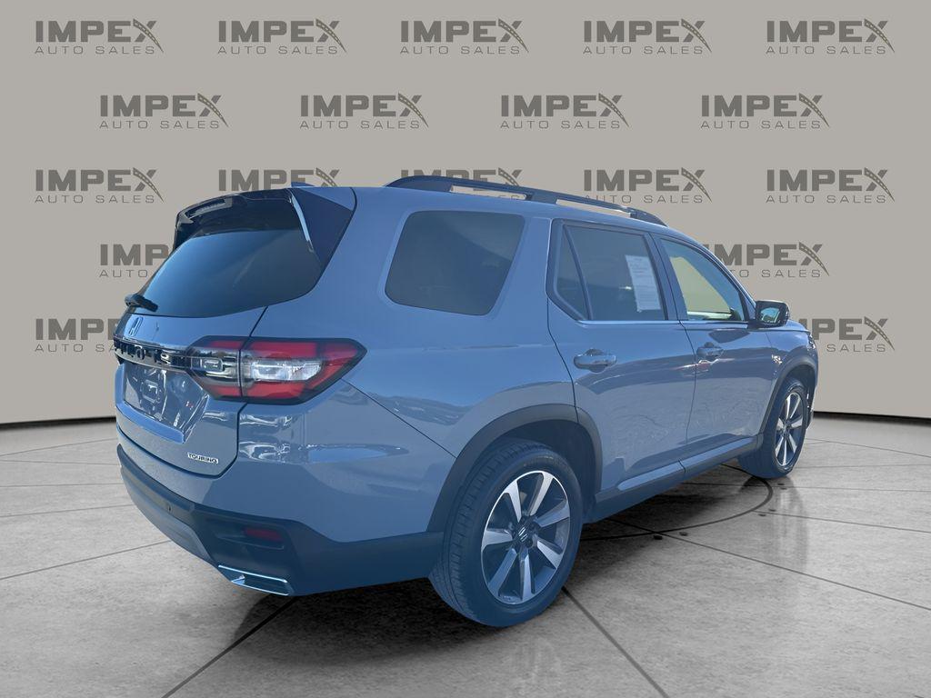 used 2025 Honda Pilot car, priced at $37,995
