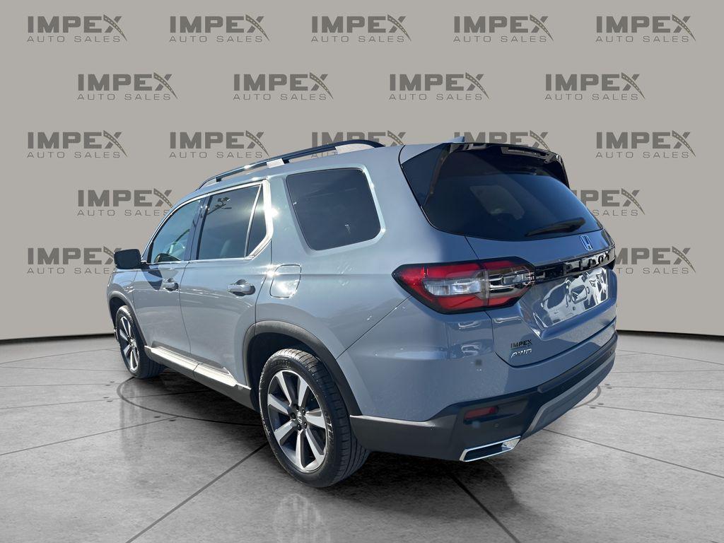 used 2025 Honda Pilot car, priced at $37,995