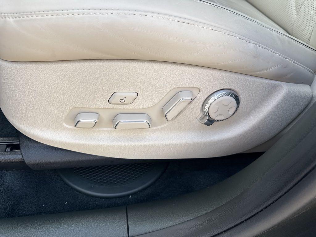 used 2025 Genesis GV80 car, priced at $66,990