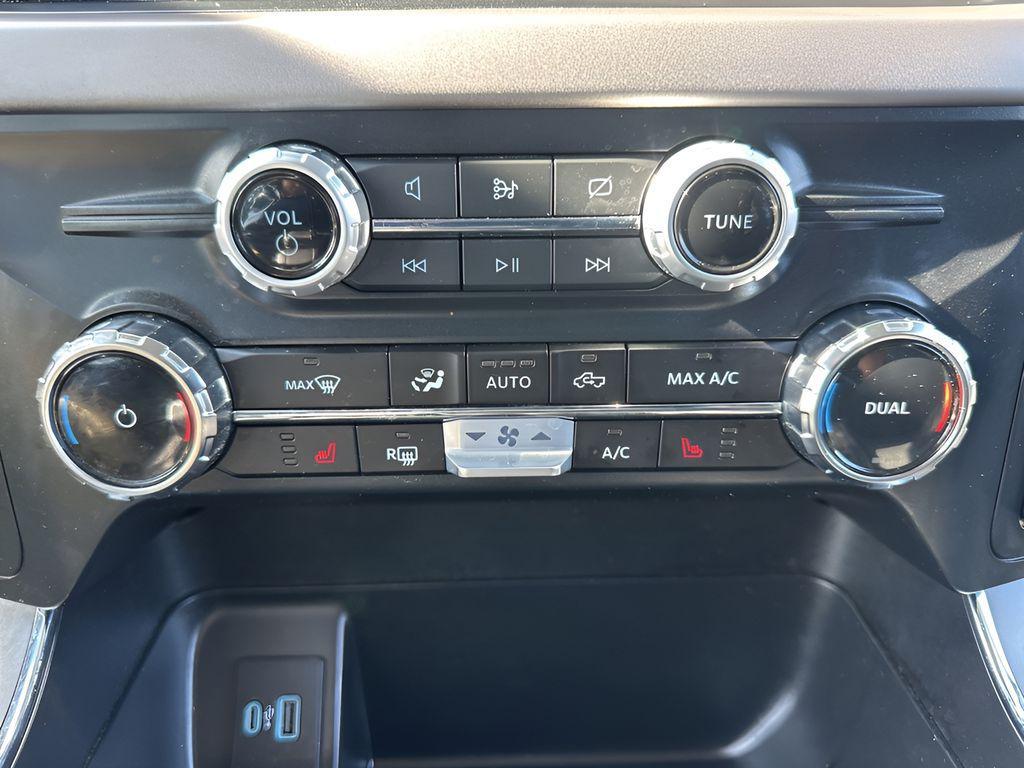 used 2024 Ford F-150 Lightning car, priced at $39,995