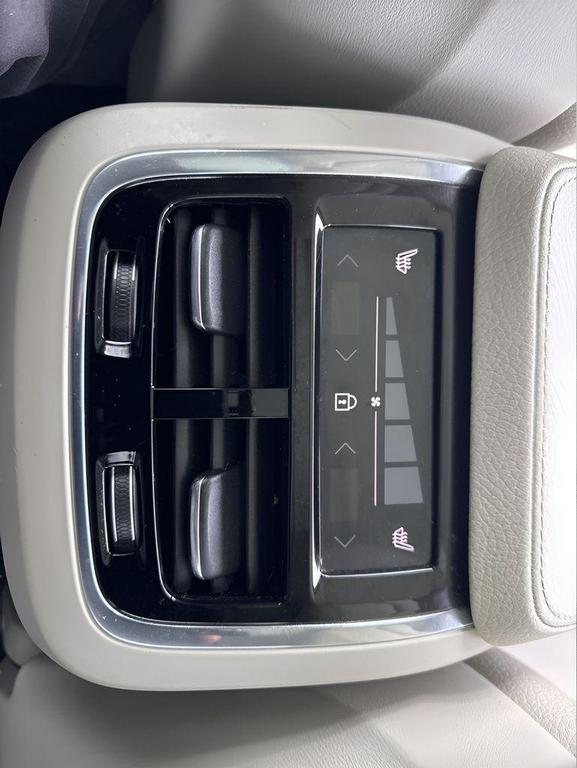 used 2020 Volvo XC90 car, priced at $19,450