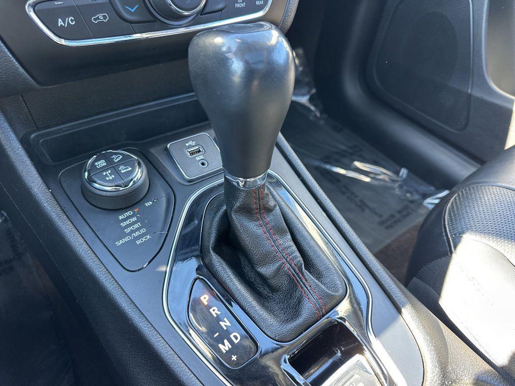 used 2019 Jeep Cherokee car, priced at $15,995