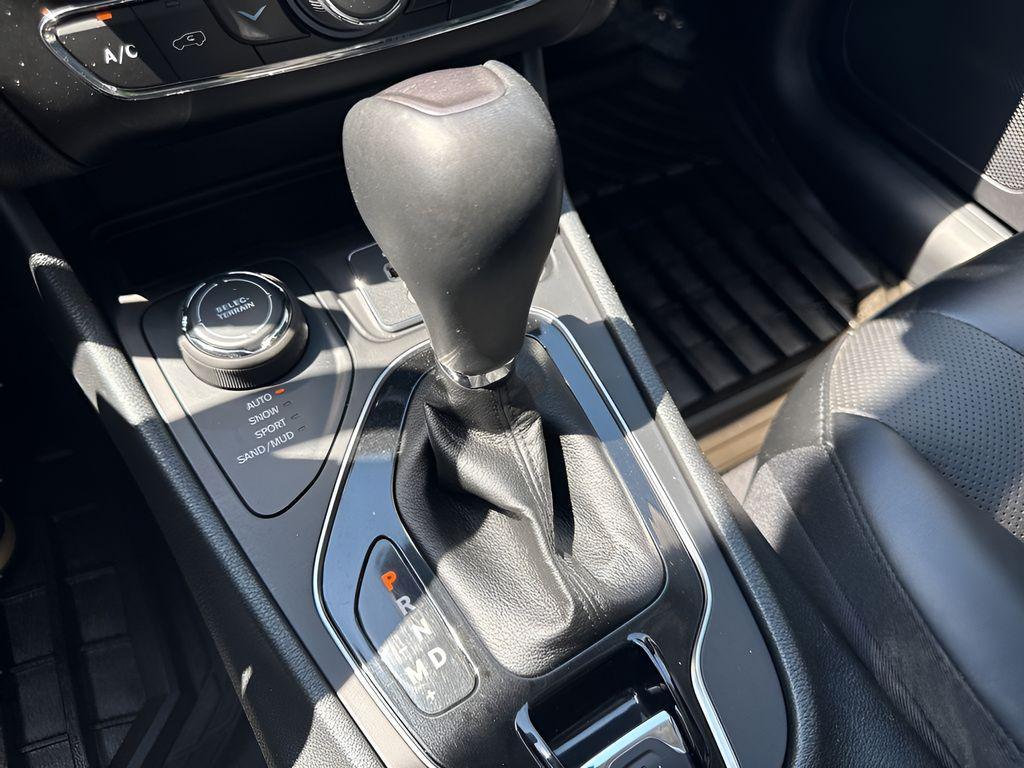 used 2022 Jeep Cherokee car