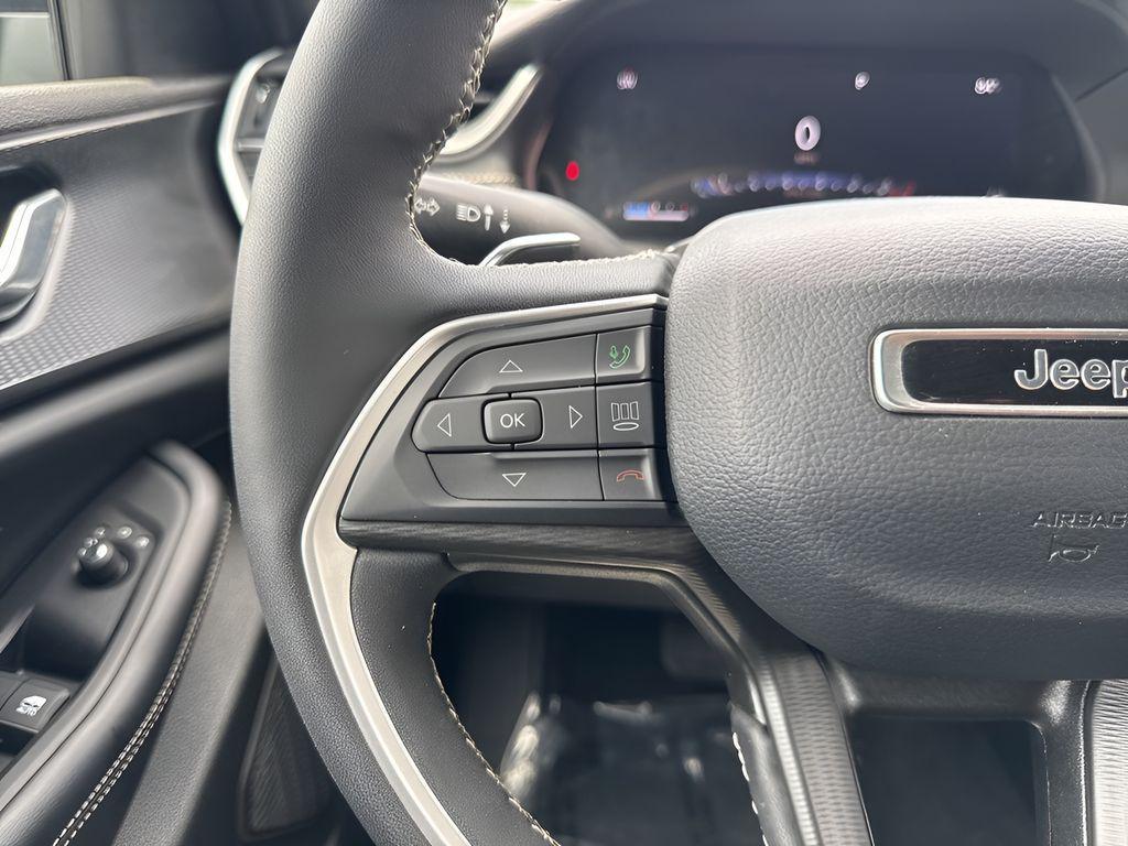 used 2024 Jeep Grand Cherokee car, priced at $30,995