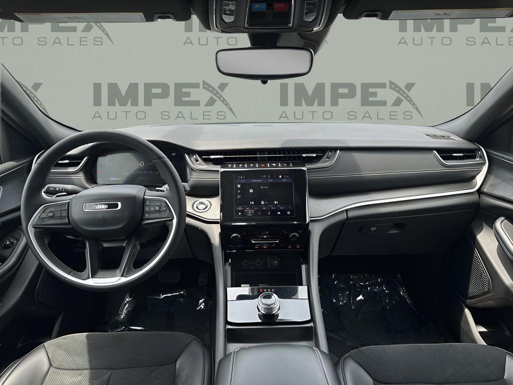 used 2024 Jeep Grand Cherokee car, priced at $30,995