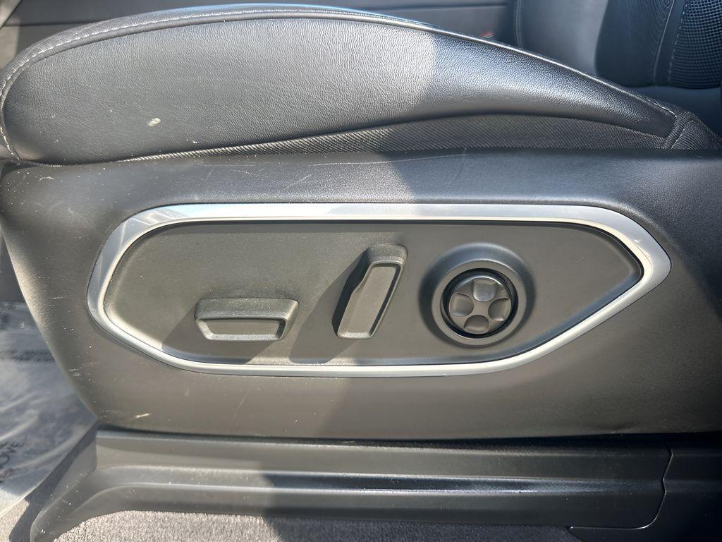 used 2024 Jeep Wagoneer L car, priced at $39,995