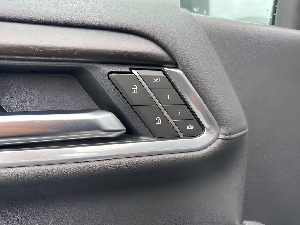 used 2025 GMC Sierra 2500 car, priced at $76,260