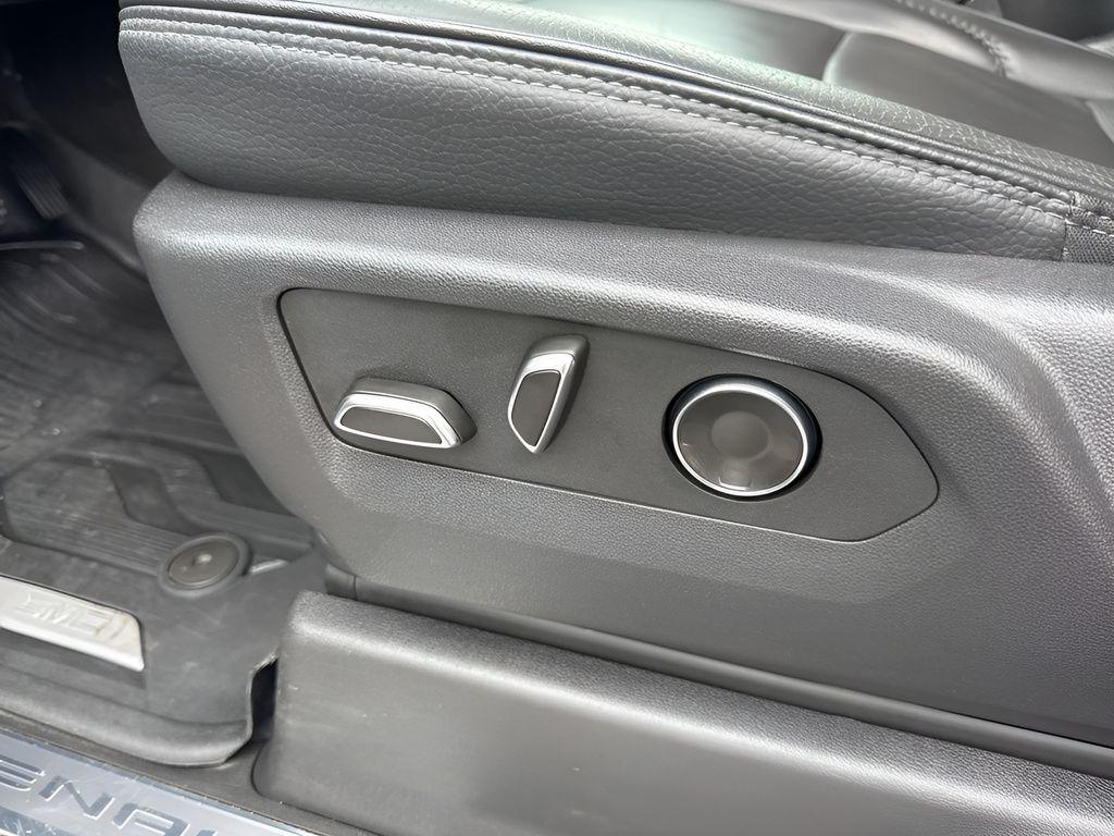 used 2025 GMC Sierra 2500 car, priced at $76,260