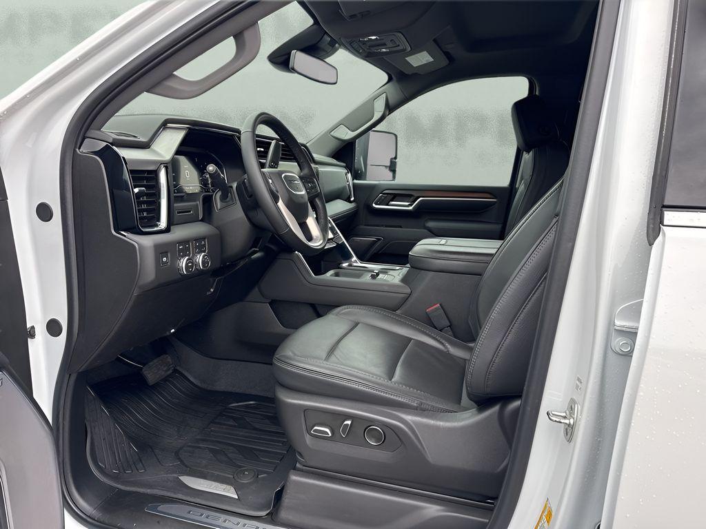used 2025 GMC Sierra 2500 car, priced at $76,260