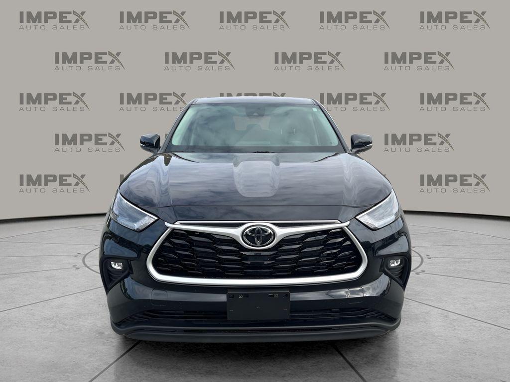 used 2022 Toyota Highlander car, priced at $25,300