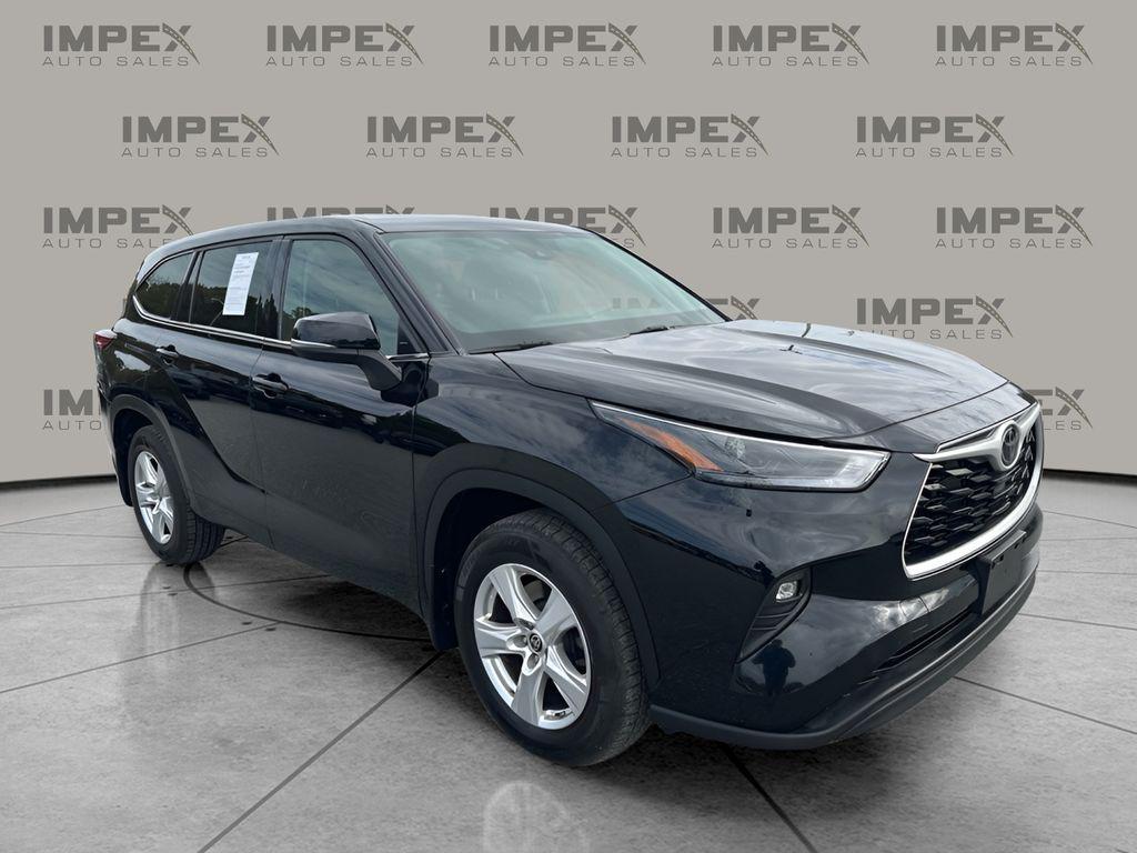 used 2022 Toyota Highlander car, priced at $25,300