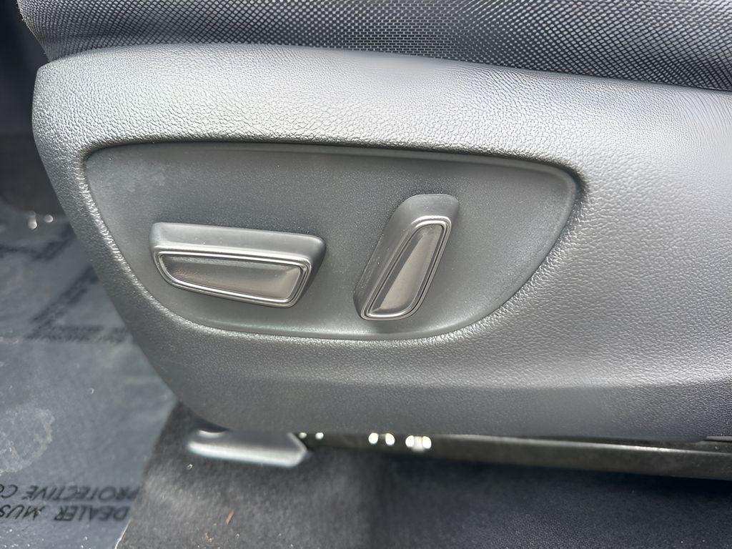 used 2022 Toyota Highlander car, priced at $25,300