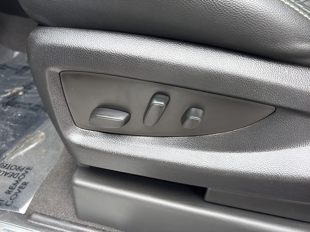 used 2020 GMC Yukon car, priced at $24,860