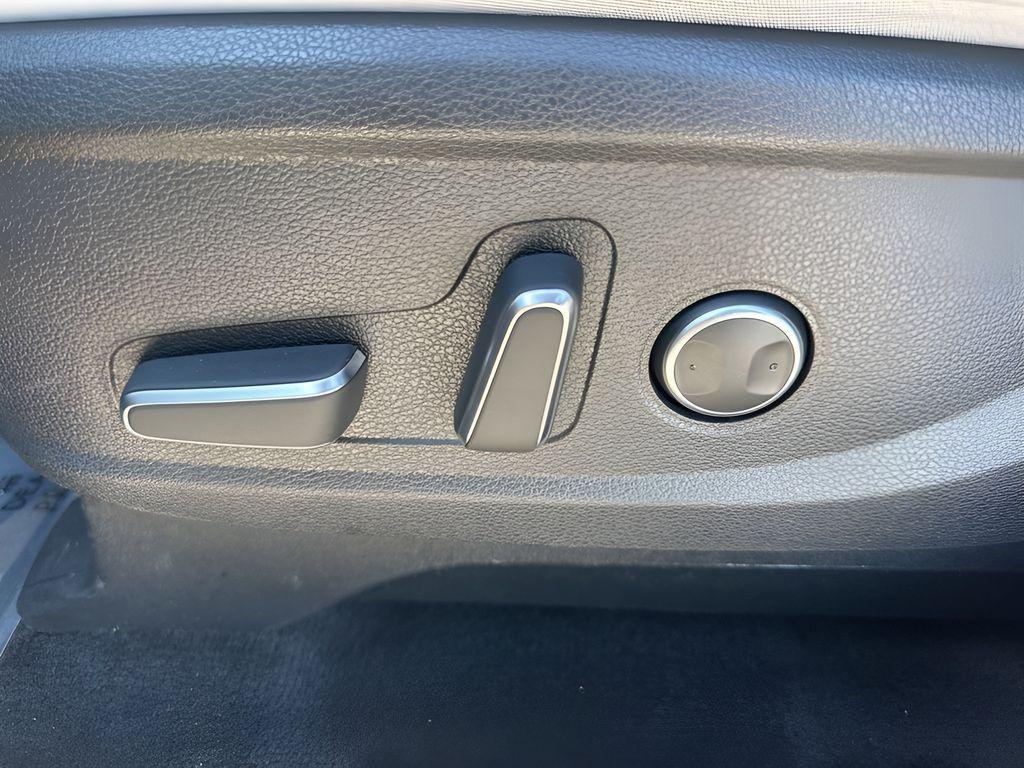 used 2025 Hyundai Palisade car, priced at $32,540