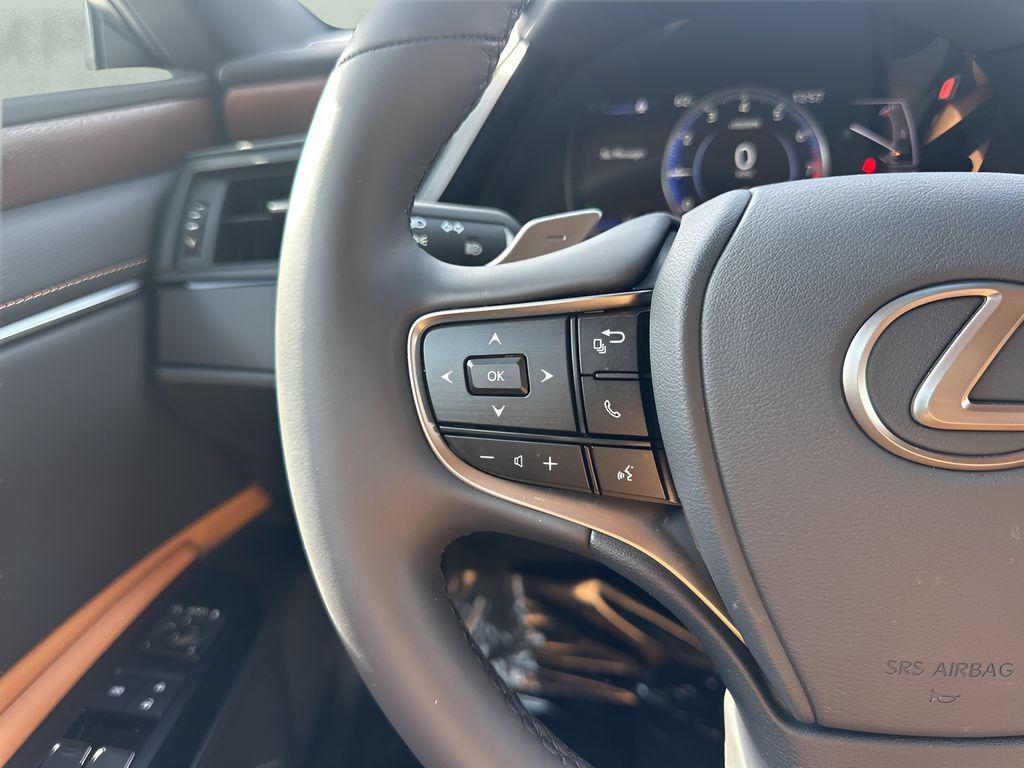 used 2025 Lexus ES 350 car, priced at $43,650