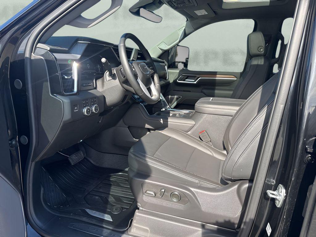used 2025 GMC Sierra 2500 car, priced at $76,800