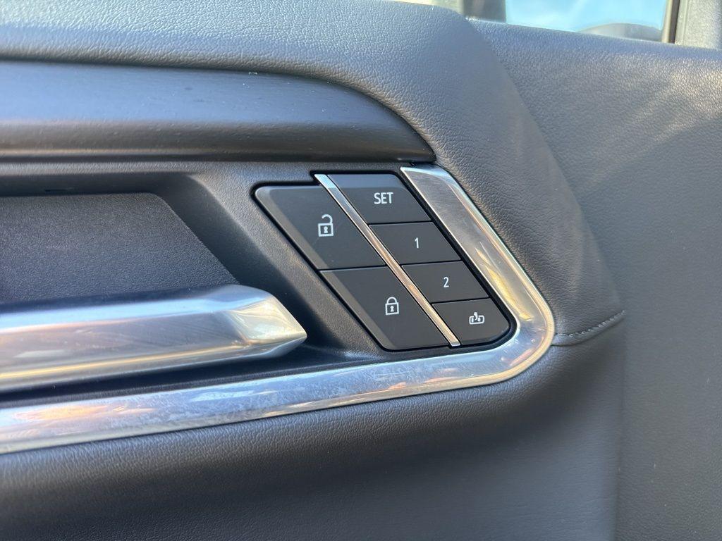 used 2025 GMC Sierra 2500 car, priced at $76,800