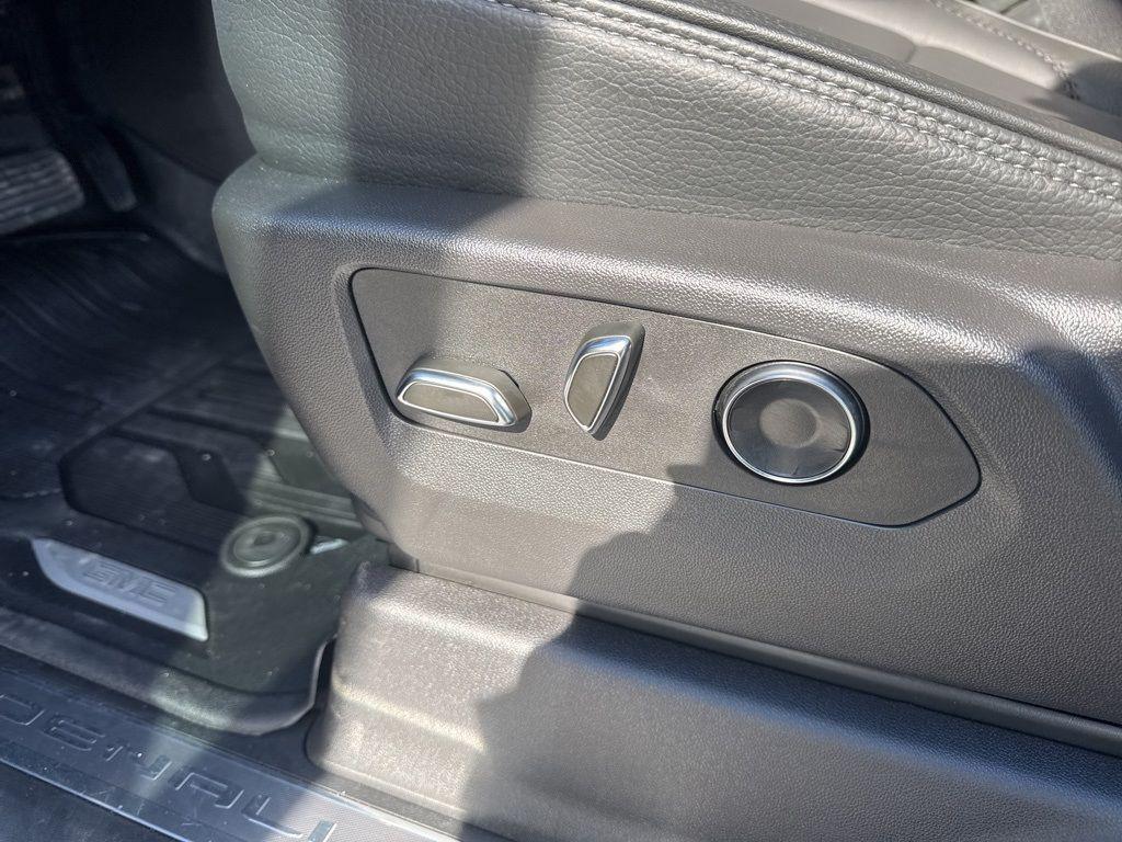 used 2025 GMC Sierra 2500 car, priced at $76,800