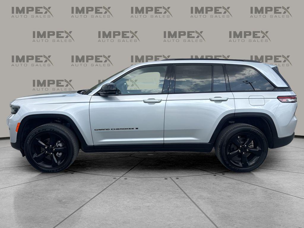 used 2024 Jeep Grand Cherokee car, priced at $35,998