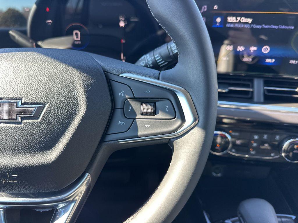 used 2025 Chevrolet Trax car