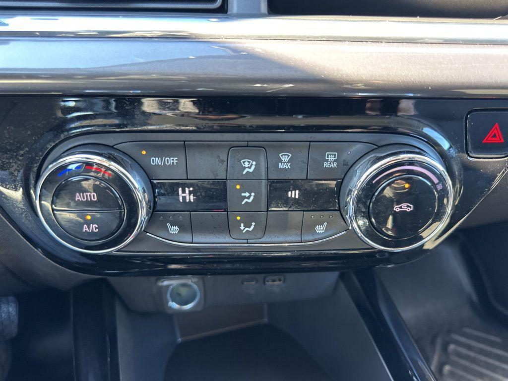 used 2025 Chevrolet Trax car