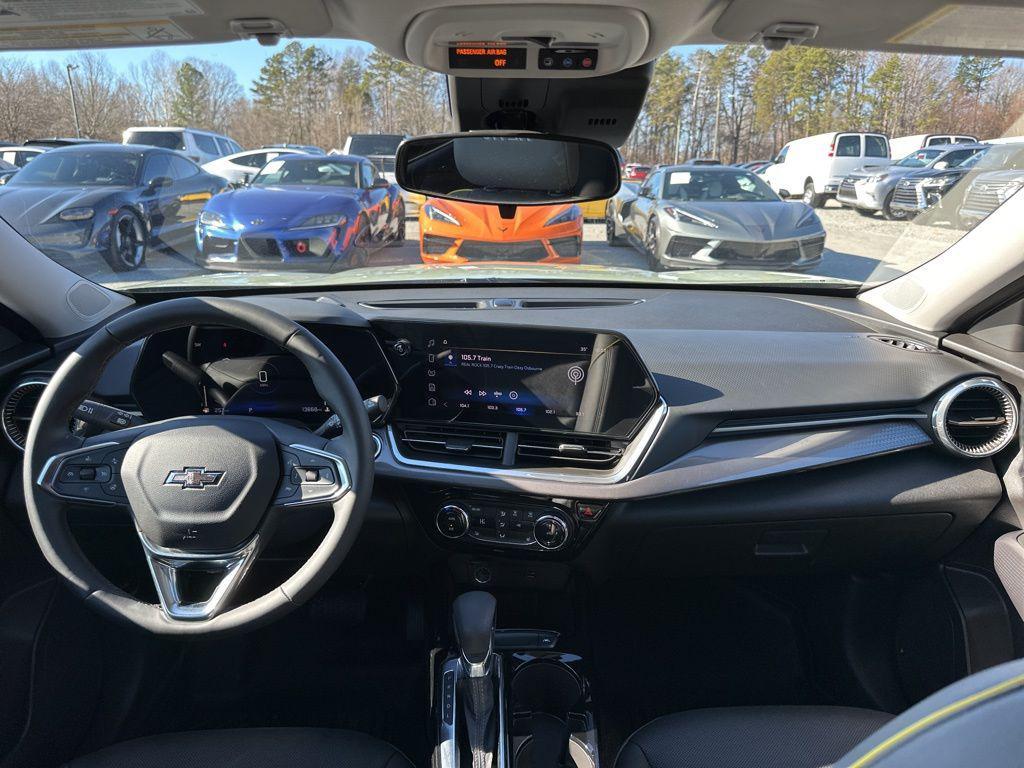 used 2025 Chevrolet Trax car