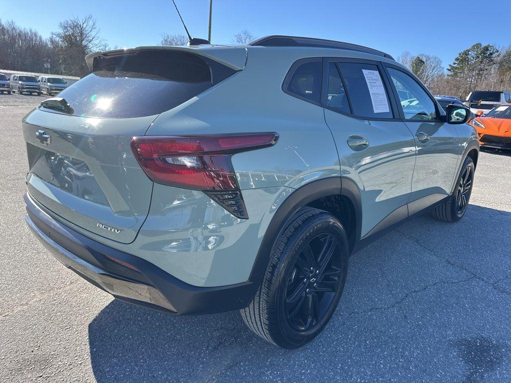 used 2025 Chevrolet Trax car