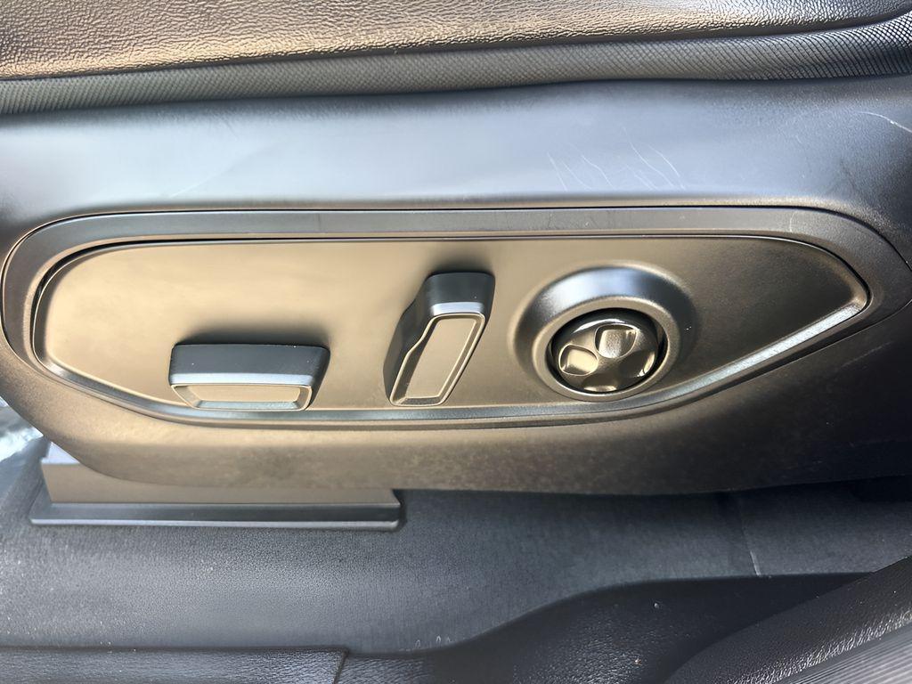 used 2024 Jeep Grand Cherokee car, priced at $29,980