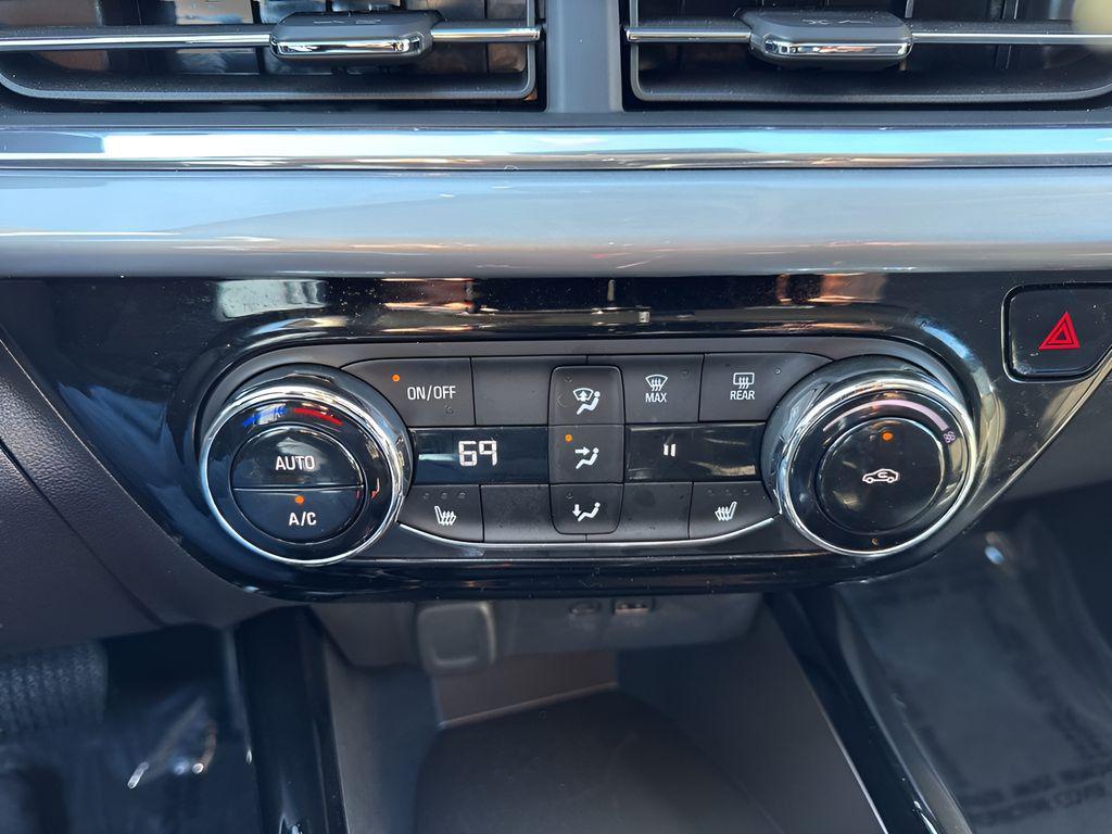 used 2025 Chevrolet Trax car