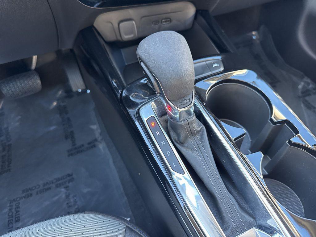 used 2025 Chevrolet Trax car