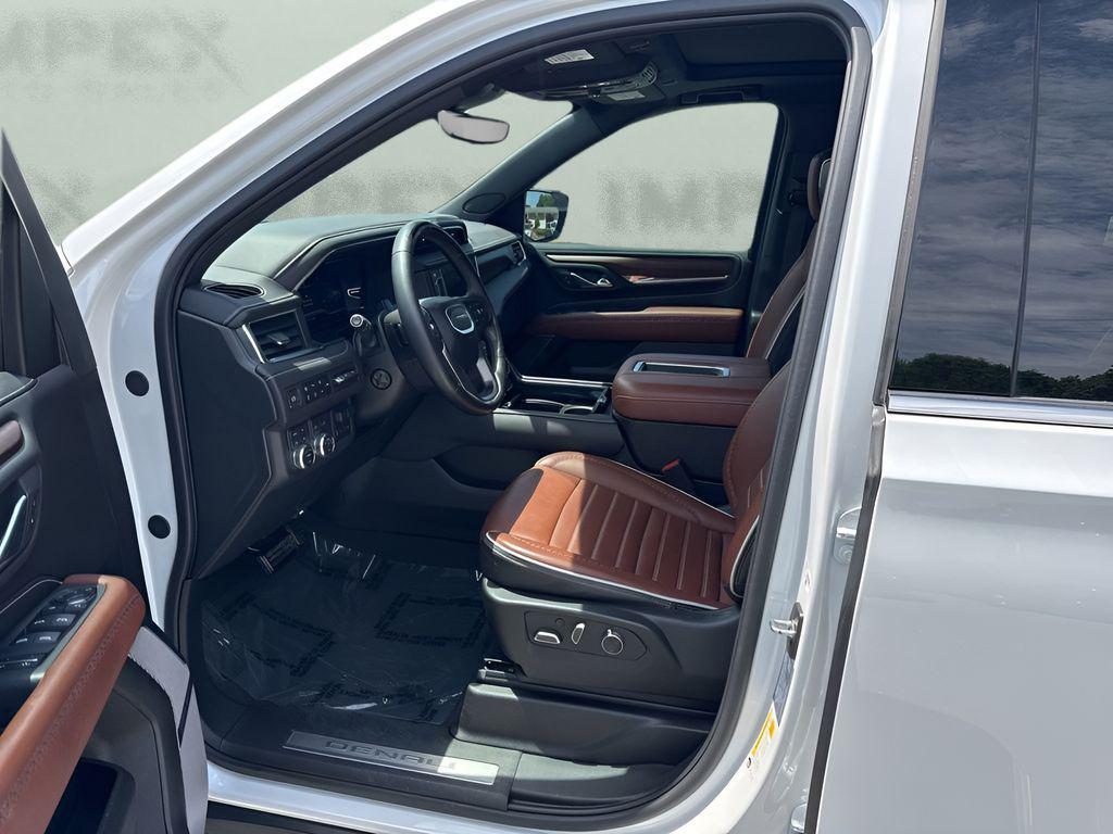 used 2024 GMC Yukon car, priced at $78,290