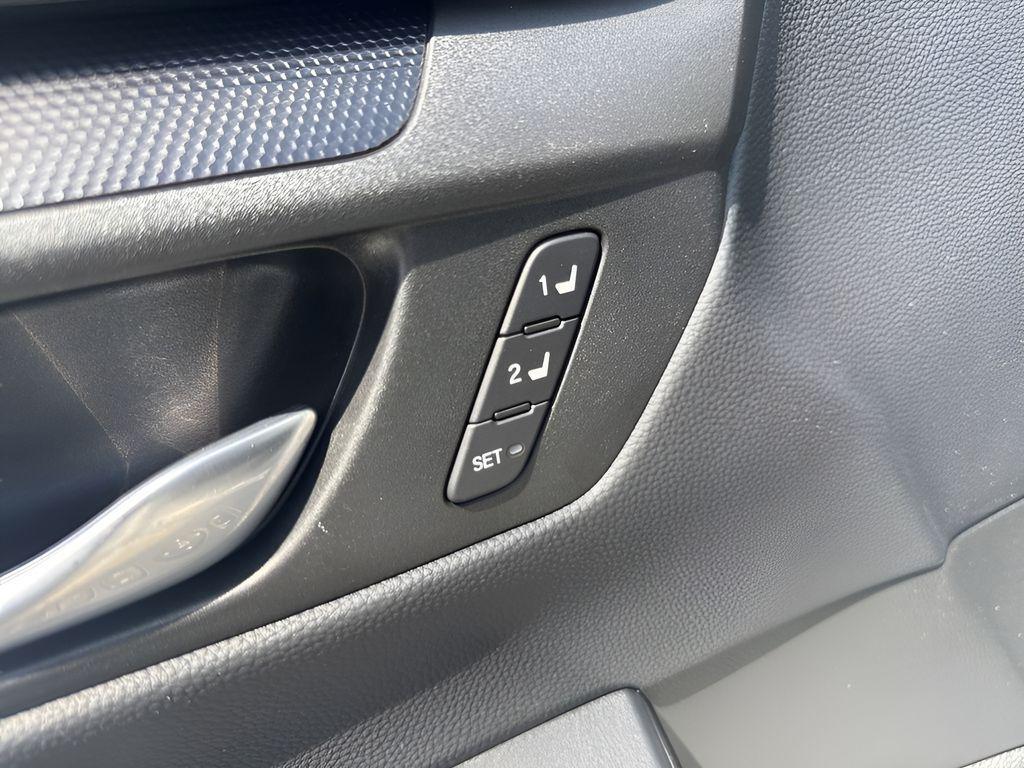 used 2024 Honda CR-V Hybrid car, priced at $32,650