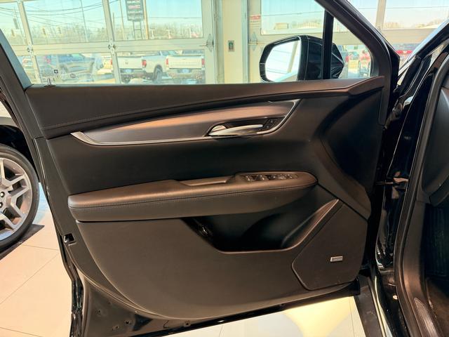 used 2023 Cadillac XT5 car, priced at $29,995